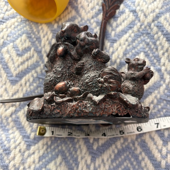 Rustic Squirrel Acorn Lamp with Yellow Glass Globe Shade Country Nature Acorns - Picture 11 of 12